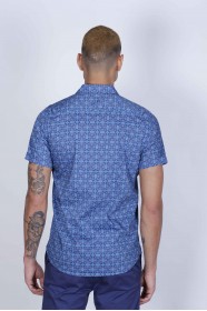 SPORT COTTON SHIRT IN SAX BLUE COLORED, SHORT SLEEVE, SNAP-BUTTON ON THE FRONT.