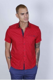 SLIM-FIT COTTON SHIRT IN RED COLORED, SHORT SLEEVE, SNAP-BUTTON ON THE FRONT.