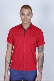 SLIM-FIT COTTON SHIRT IN RED COLORED, SHORT SLEEVE, SNAP-BUTTON ON THE FRONT.