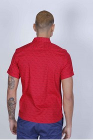 SLIM-FIT COTTON SHIRT IN RED COLORED, SHORT SLEEVE, SNAP-BUTTON ON THE FRONT.