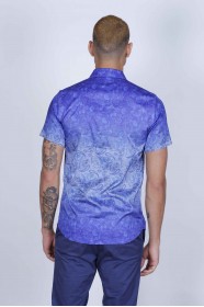 SPORT COTTON SHIRT IN SAX BLUE COLORED, SHORT SLEEVE, SNAP-BUTTON ON THE FRONT.
