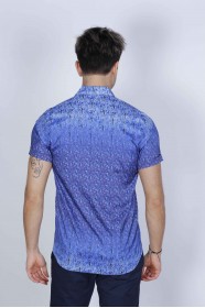 SPORT COTTON SHIRT IN PURPLE COLORED, SHORT SLEEVE, SNAP-BUTTON ON THE FRONT.