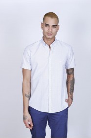 COTTON SHIRT IN WHITE COLOUR, SHORT SLEEVES, AND REGULAR FIT MOLD.