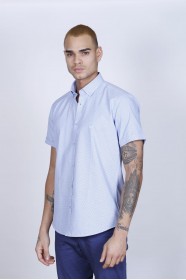 COTTON SHIRT IN BLUE COLOUR, SHORT SLEEVES, AND REGULAR FIT MOLD.