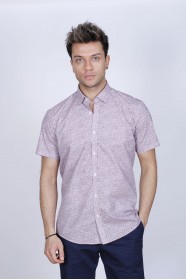 COTTON SHIRT IN BORDEAUX COLOUR, SHORT SLEEVES, AND REGULAR FIT MOLD.