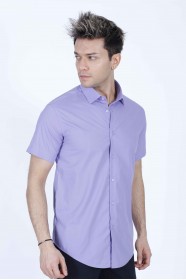 COTTON SHIRT IN DARK LILY COLOUR, SHORT SLEEVES, AND REGULAR FIT MOLD.