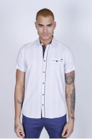 SPORT COTTON SHIRT IN WHITE COLORED, SHORT SLEEVE, BUTTONS ON THE FRONT.
