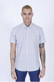 COTTON SHIRT IN PARLIAMENT COLOUR, SHORT SLEEVES, AND REGULAR FIT MOLD.