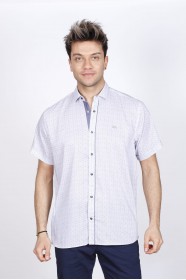 REGULAR-FIT COTTON SHIRT IN CREAM COLOR, SHORT SLEEVES AND BUTTONS ON THE FRONT.