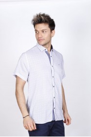REGULAR-FIT COTTON SHIRT IN CREAM COLOR, SHORT SLEEVES AND BUTTONS ON THE FRONT.