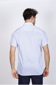 REGULAR-FIT COTTON SHIRT IN LIGHT BLUE, SHORT SLEEVES AND BUTTONS ON THE FRONT.