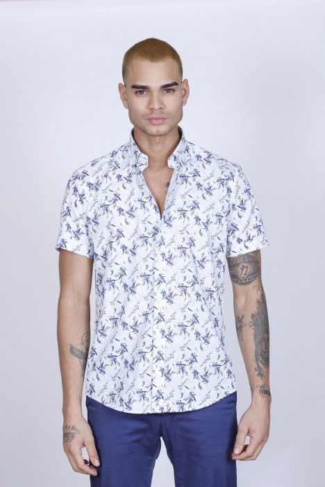 COTTON SHIRT IN PARLIAMENT COLOUR, SHORT SLEEVES, AND REGULAR FIT MOLD.