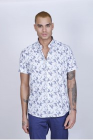 COTTON SHIRT IN PARLIAMENT COLOUR, SHORT SLEEVES, AND REGULAR FIT MOLD.