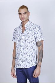 COTTON SHIRT IN PARLIAMENT COLOUR, SHORT SLEEVES, AND REGULAR FIT MOLD.
