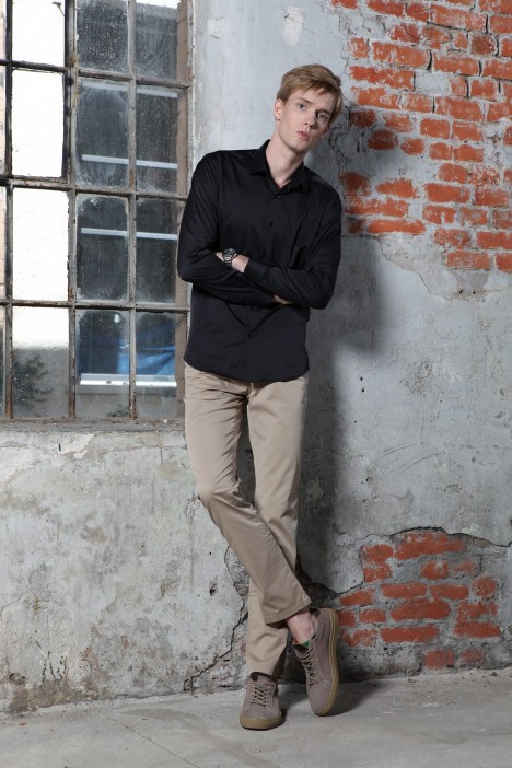 BLACK COLOR COLOR BASIC TRAVELLER SHIRT