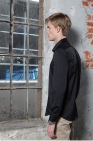 BLACK COLOR COLOR BASIC TRAVELLER SHIRT