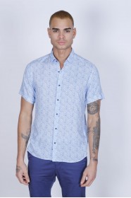BAMBOO SHIRT SHORT SLEEVES AND BUTTONS ON THE FRONT. WHITE