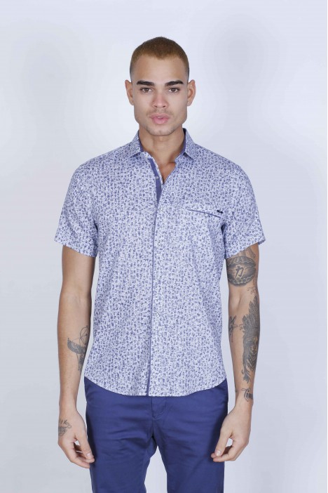 SPORT COTTON SHIRT IN WHITE COLORED, SHORT SLEEVE, BUTTONS ON THE FRONT.