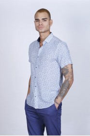 BAMBOO SHIRT SHORT SLEEVES AND BUTTONS ON THE FRONT. WHITE