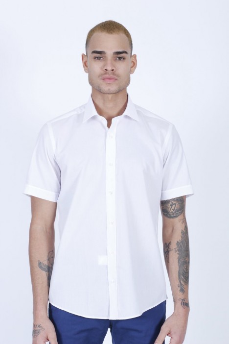 COTTON SHIRT IN WHITE COLOUR, SHORT SLEEVES, AND REGULAR FIT MOLD.