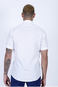 COTTON SHIRT IN WHITE COLOUR, SHORT SLEEVES, AND REGULAR FIT MOLD.