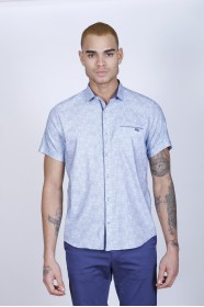 REGULAR-FIT COTTON SHIRT IN WHITE, SHORT SLEEVES AND BUTTONS ON THE FRONT.