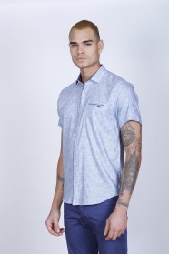 REGULAR-FIT COTTON SHIRT IN WHITE, SHORT SLEEVES AND BUTTONS ON THE FRONT.