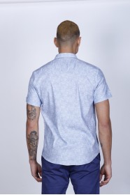 REGULAR-FIT COTTON SHIRT IN WHITE, SHORT SLEEVES AND BUTTONS ON THE FRONT.