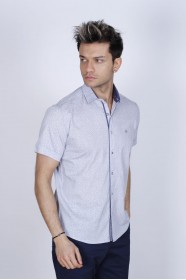 REGULAR-FIT COTTON SHIRT IN SAX BLUE, SHORT SLEEVES AND BUTTONS ON THE FRONT.