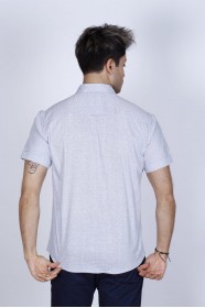 REGULAR-FIT COTTON SHIRT IN SAX BLUE, SHORT SLEEVES AND BUTTONS ON THE FRONT.