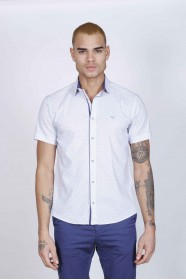 REGULAR-FIT COTTON SHIRT IN WHITE, SHORT SLEEVES AND BUTTONS ON THE FRONT.