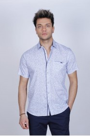REGULAR-FIT COTTON SHIRT IN WHITE, SHORT SLEEVES AND BUTTONS ON THE FRONT.