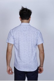 REGULAR-FIT COTTON SHIRT IN WHITE, SHORT SLEEVES AND BUTTONS ON THE FRONT.