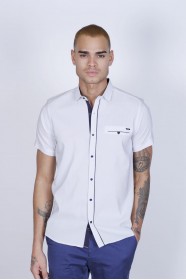 BAMBOO SHIRT IN WHITE, SHORT SLEEVES AND BUTTONS ON THE FRONT