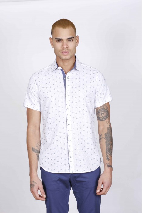 SPORT COTTON SHIRT IN WHITE COLORED, SHORT SLEEVE, SNAP-BUTTON ON THE FRONT.