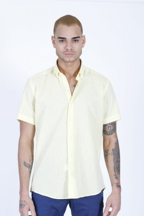 LINEN SHIRT IN YELLOW COLOUR, SHORT SLEEVES, REGULAR FIT MOLD
