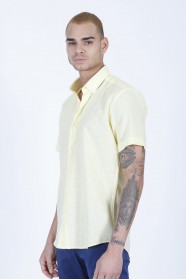 LINEN SHIRT IN YELLOW COLOUR, SHORT SLEEVES, REGULAR FIT MOLD