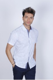 SPORT COTTON SHIRT IN WHITE COLORED, SHORT SLEEVE, SNAP-BUTTON ON THE FRONT.