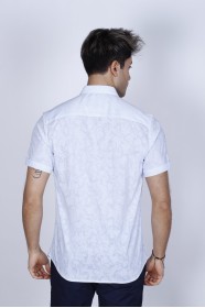 SPORT COTTON SHIRT IN WHITE COLORED, SHORT SLEEVE, SNAP-BUTTON ON THE FRONT.