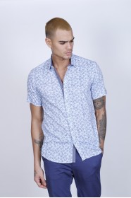 SHORT SLEEVE, REGULAR-FIT SHIRT. LIGHT BLUE
