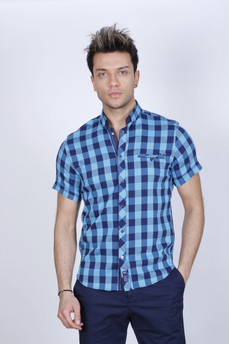 SLIM-FIT COTTON SHIRT IN BLUE COLORED, SHORT SLEEVE, SNAP-BUTTON ON THE FRONT.