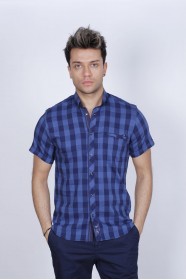 SLIM-FIT COTTON SHIRT IN NAVY BLUE COLORED, SHORT SLEEVE, SNAP-BUTTON ON THE FRONT.