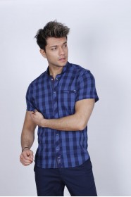 SLIM-FIT COTTON SHIRT IN NAVY BLUE COLORED, SHORT SLEEVE, SNAP-BUTTON ON THE FRONT.