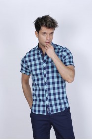 SLIM-FIT COTTON SHIRT IN TURQUOISE COLORED, SHORT SLEEVE, SNAP-BUTTON ON THE FRONT.