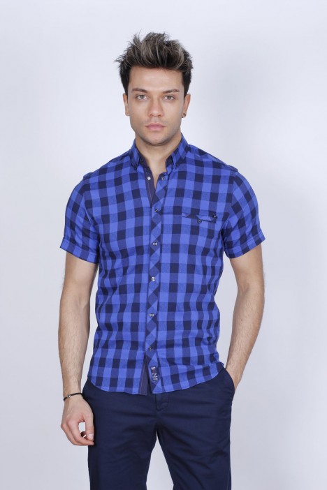 SLIM-FIT COTTON SHIRT IN SAX BLUE COLORED, SHORT SLEEVE, SNAP-BUTTON ON THE FRONT.