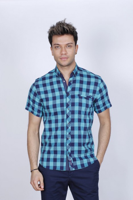 SLIM-FIT COTTON SHIRT IN MINT GREEN COLORED, SHORT SLEEVE, SNAP-BUTTON ON THE FRONT.