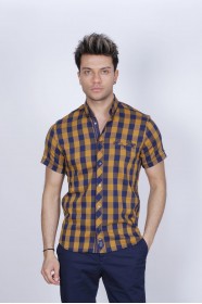 SLIM-FIT COTTON SHIRT IN MUSTARD COLORED, SHORT SLEEVE, SNAP-BUTTON ON THE FRONT.