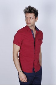 SLIM-FIT COTTON SHIRT IN RED COLORED, SHORT SLEEVE, SNAP-BUTTON ON THE FRONT.