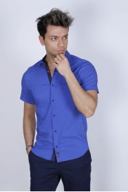 SLIM-FIT COTTON SHIRT IN SAX BLUE COLORED, SHORT SLEEVE, SNAP-BUTTON ON THE FRONT.