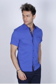 SLIM-FIT COTTON SHIRT IN SAX BLUE COLORED, SHORT SLEEVE, SNAP-BUTTON ON THE FRONT.